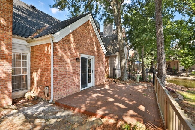 Building Photo - 7665 Ameswood Rd