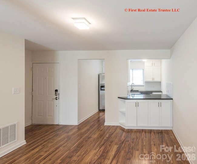 Building Photo - 7930 Charter Oak Ln