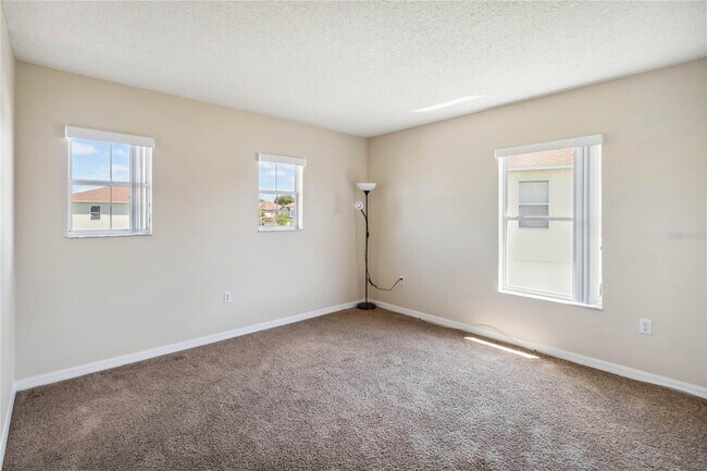 Building Photo - 410 Canna Dr