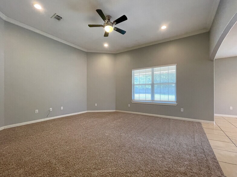 Building Photo - 109 Red Oak Rd