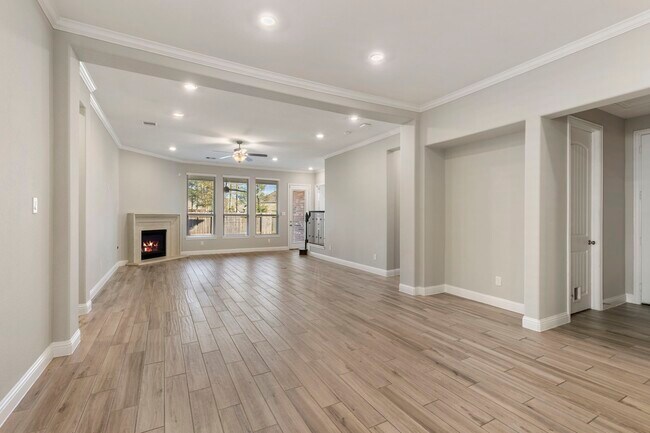 Building Photo - 18855 Collins View Dr