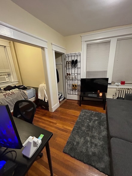 Building Photo - 55 Park Dr