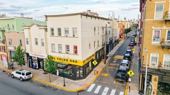 Building Photo - 4312 John F. Kennedy Blvd