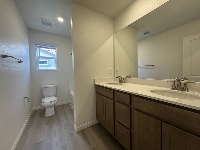 Building Photo - 6574 Tumoulin St