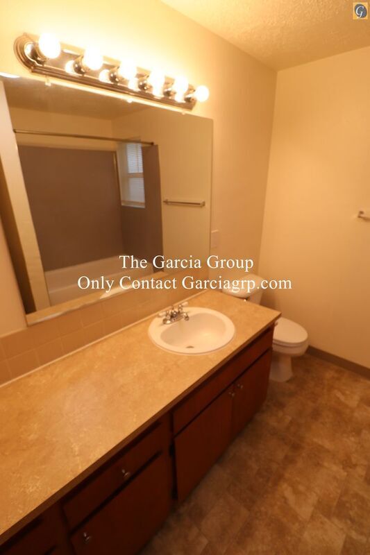 Building Photo - 581 Holmes Ln