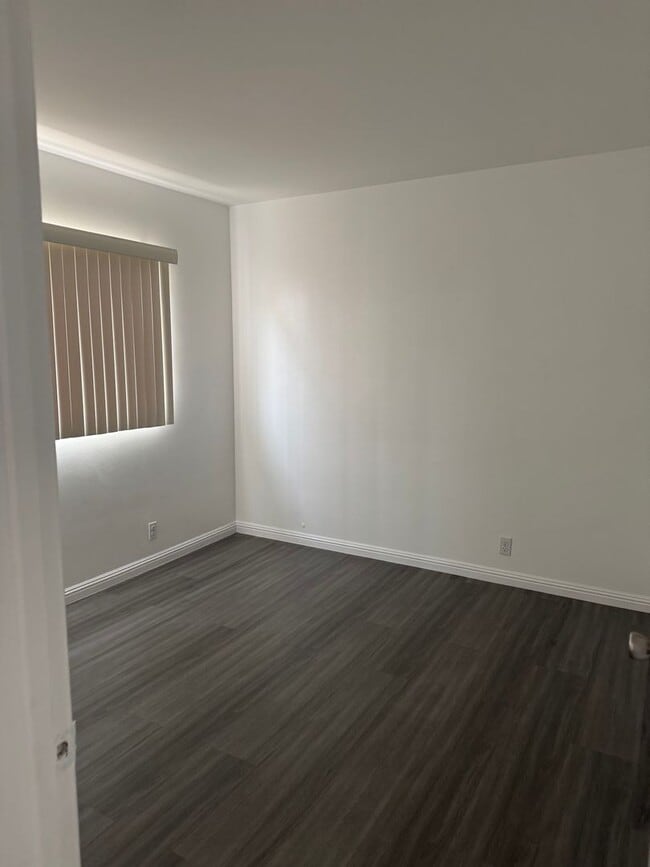 Building Photo - GW-840