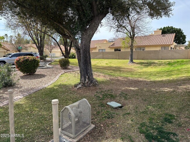 Building Photo - 8919 S Lori Ln
