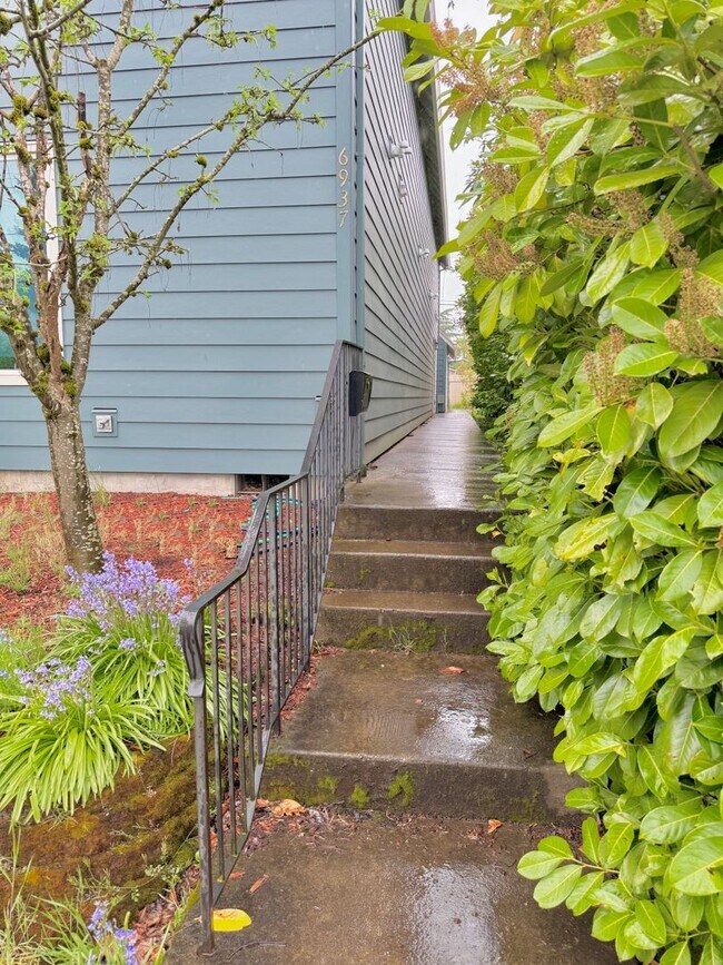 Building Photo - ROMAA01