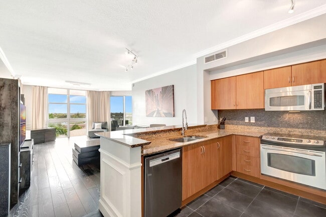 Building Photo - 804 E Windward Way