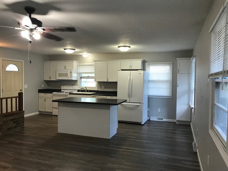 New Kitchen - 940 Miller Ave