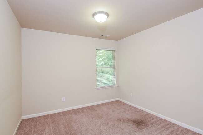 Building Photo - 6285 Allen Rd SW