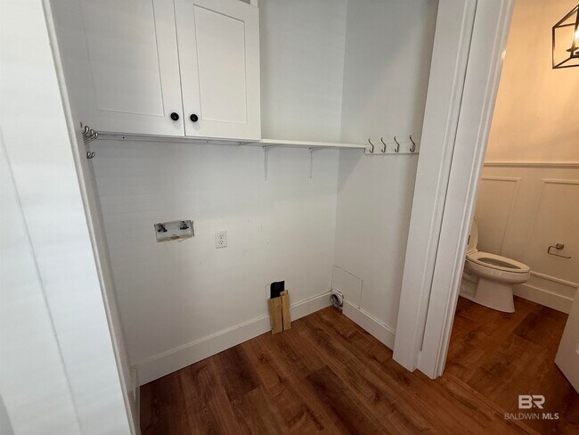 Building Photo - 10391 Emmanuel St