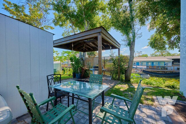 Building Photo - 441 Spoonbill Ct