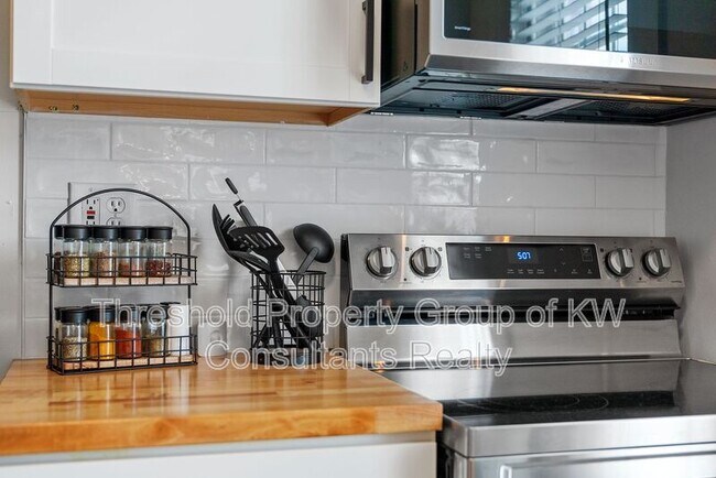 Building Photo - 61 E 7th Ave