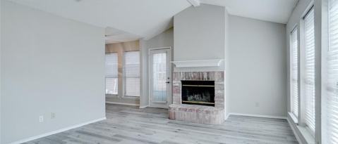 Building Photo - 215 Colt Ln