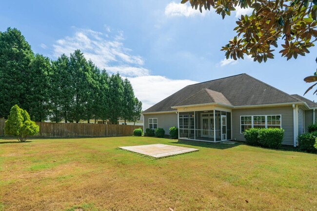 Building Photo - 256 Southbank Dr