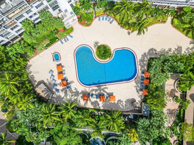 Building Photo - 540 Brickell Key Dr