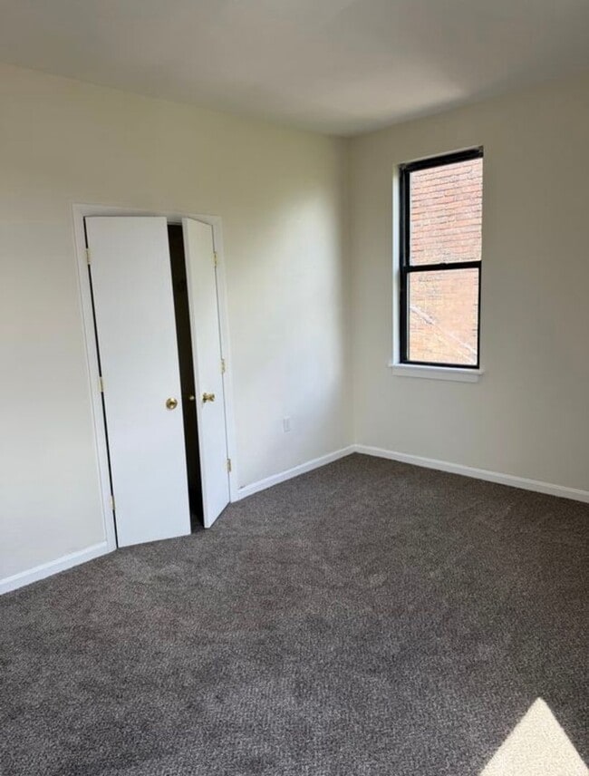 Building Photo - 939 Lamont St