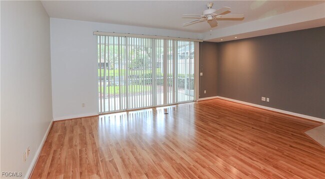 Building Photo - 5823 Cove Cir