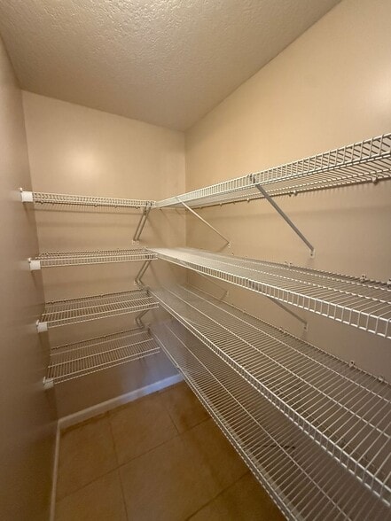 Building Photo - 3929 Stanton Hall Pkwy