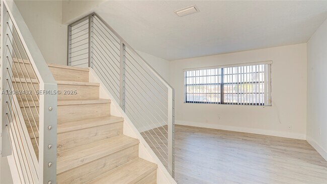 Building Photo - 710 SW 114th Ave