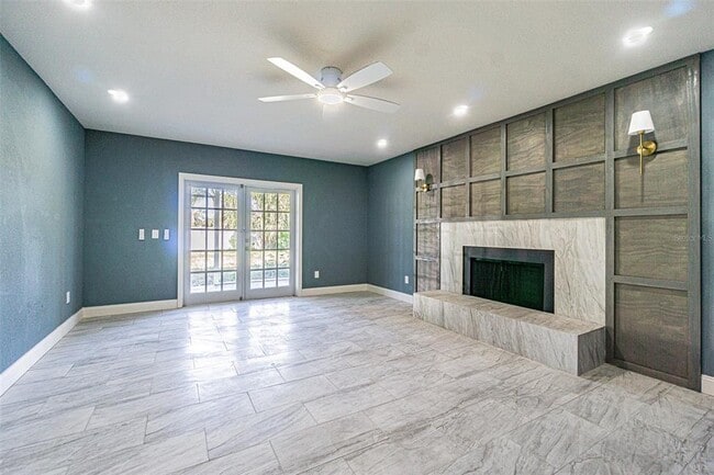 Building Photo - 6379 Conniewood Square