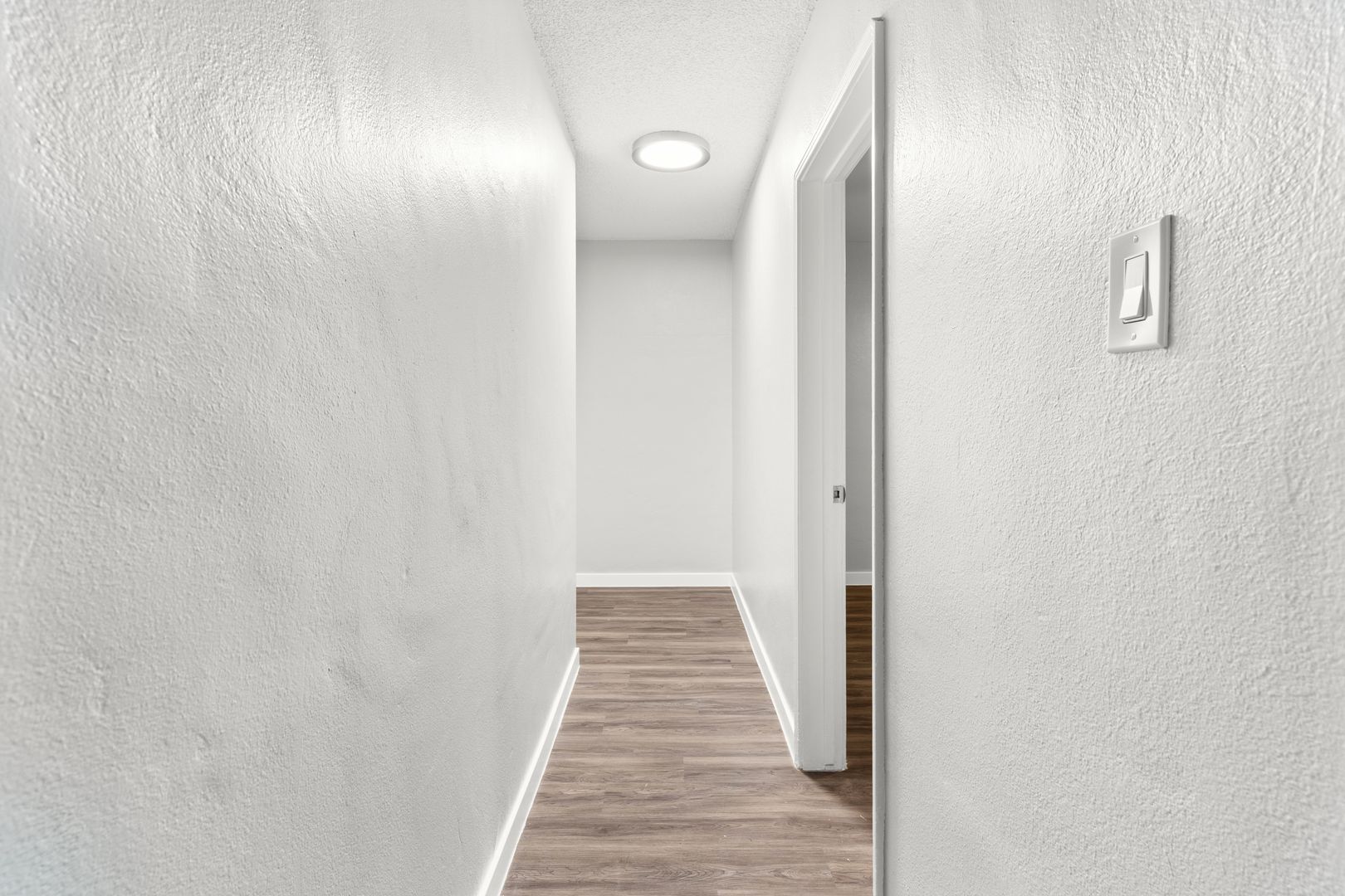 Building Photo - 1900 E 7th St