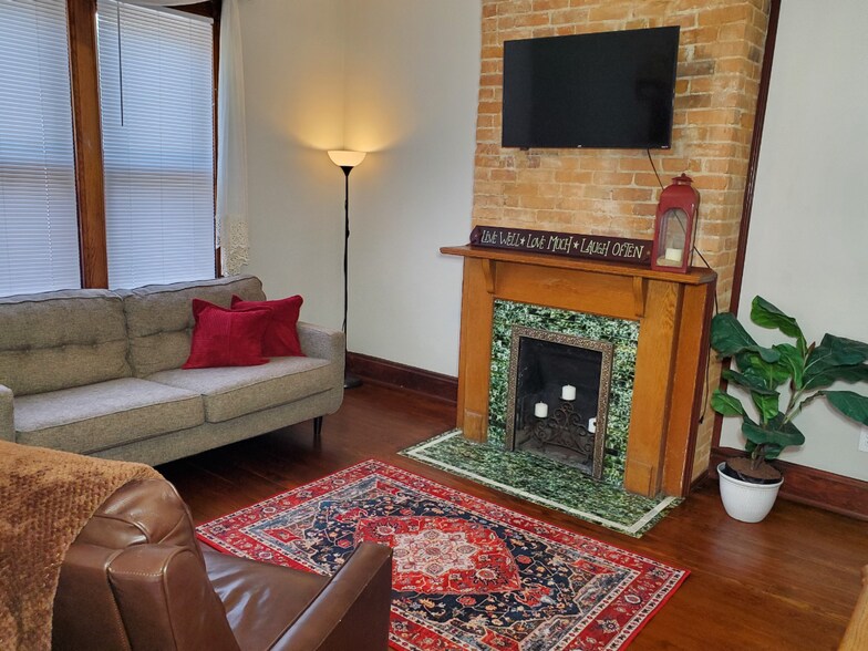 Building Photo - 1136 Park Ave