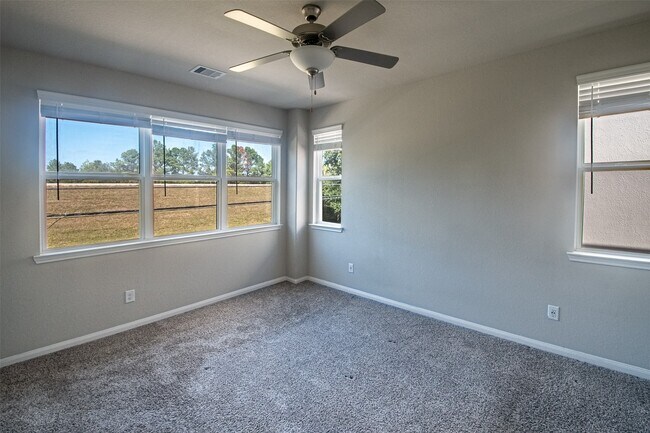 Building Photo - 16018 Oregon Oak Dr