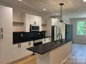 Building Photo - 1360 Briar Creek Rd