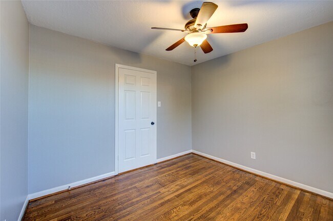 Building Photo - 2714 Southmore Ave