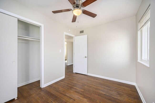 Building Photo - MOVE-IN SPECIAL: $500 OFF 1ST MONTH: Glads...