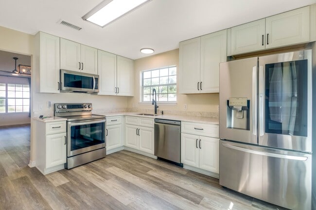 Building Photo - 1356 Sterling Point Dr