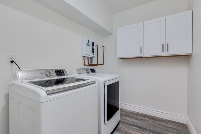 Building Photo - 4540 E Heatherbrae Dr