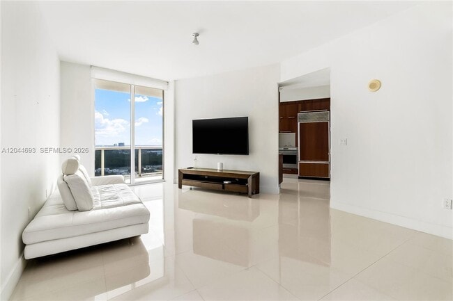Building Photo - 16001 Collins Ave