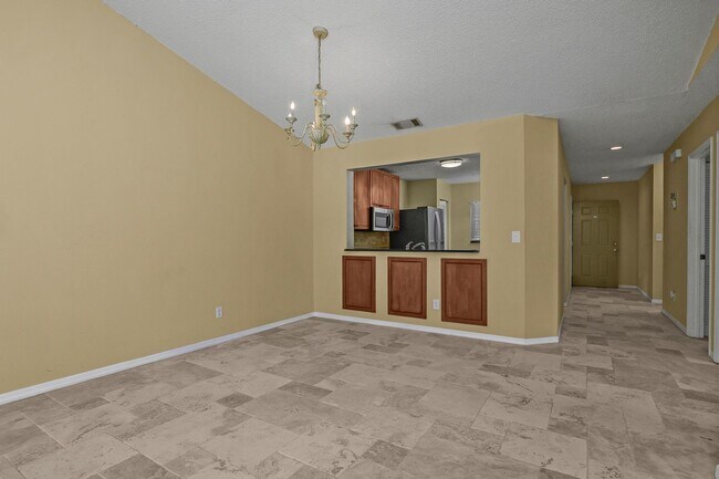 Building Photo - Berkshire Lakes, 2nd Floor, Corner Unit for Annual Lease