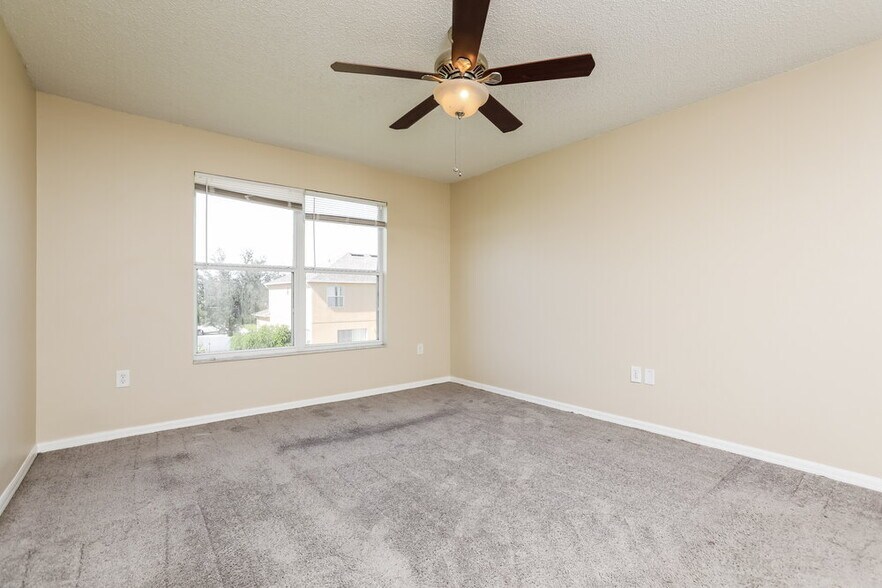 Building Photo - 355 Aylesbury Ct
