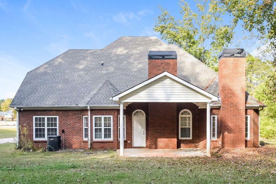 Building Photo - 3706 Weeping Way SW