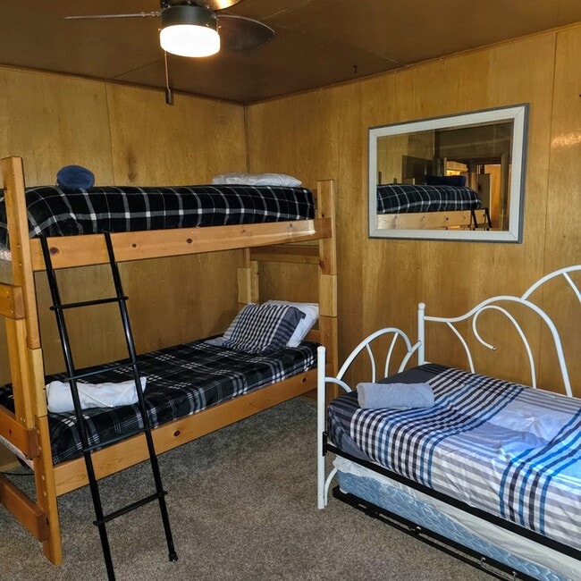 Building Photo - Mountain Retreat in Boulder Bay