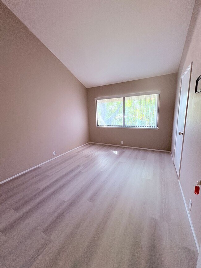 Building Photo - 5106 Griffin Oaks Ln