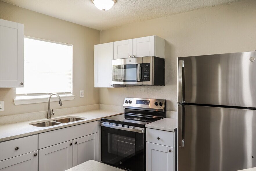Building Photo - 7510 John F Kennedy Dr W