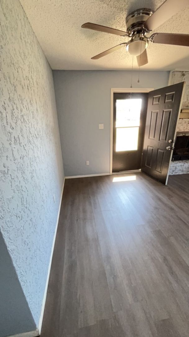 Building Photo - 6619 NW Denver Ave