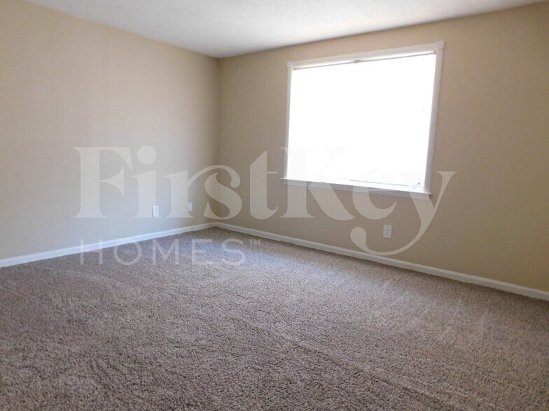 Building Photo - 4832 Rolling Meadows Dr