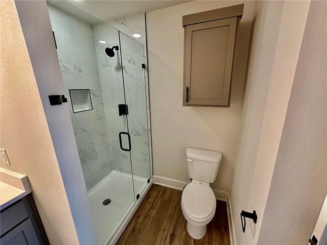 Building Photo - 2805 SW Hampshire Ave