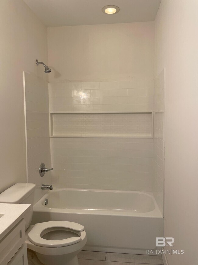 Building Photo - 216 W Rose Ave