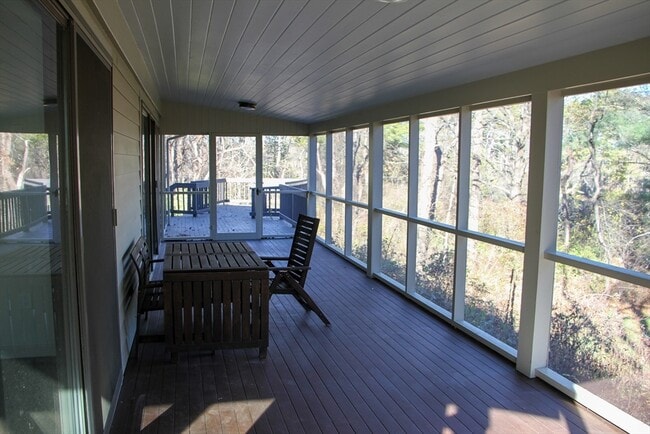 Building Photo - 151 Argilla Rd