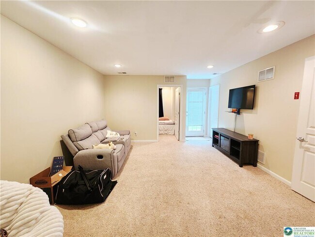 Building Photo - 8507 Putnam Ct
