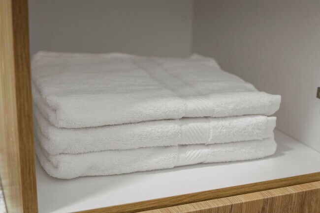 Building Photo - 13701 Montfort Dr