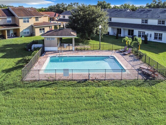 Building Photo - Townhouse For Lease in Saint Cloud