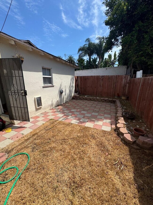 Building Photo - 825 Obispo Ave